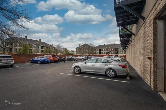 Building Photo - Gorgeous two bedroom two bath with 1574 ft.² two parking spaces included balcony, beautiful rooft...