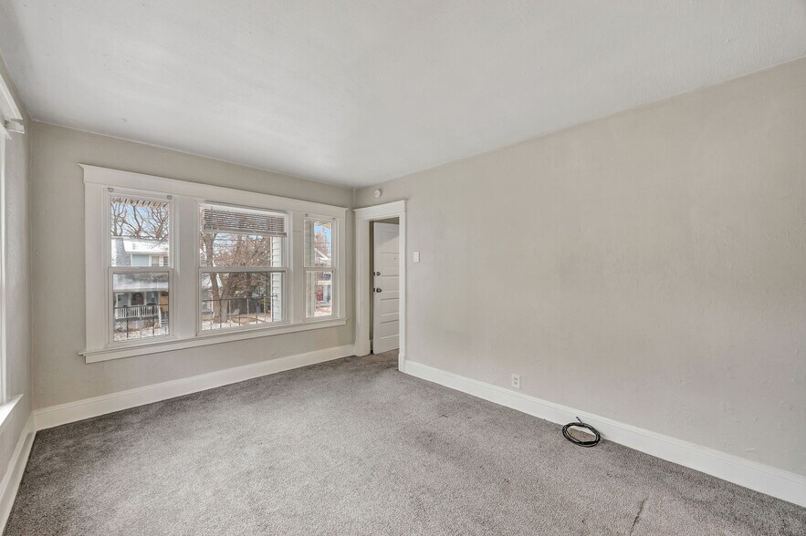 Building Photo - 2241 Hannaford Ave