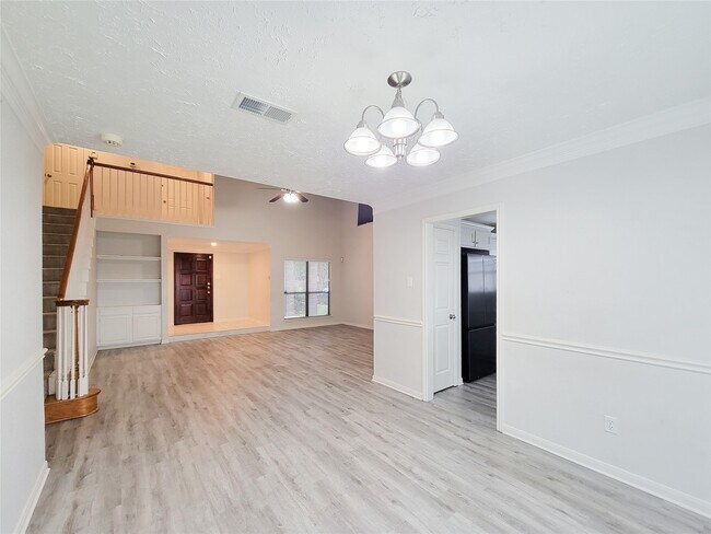 Building Photo - 3610 Honey Creek Dr