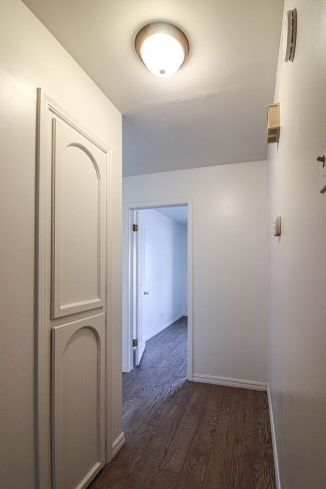 Building Photo - Located in South Tulsa - 3 Bedroom Home!!