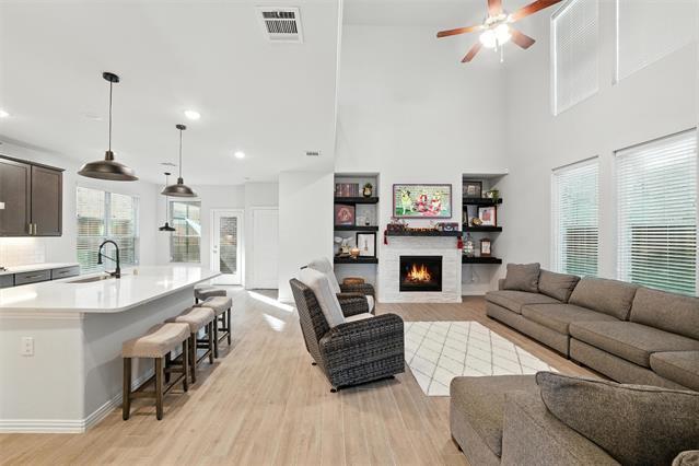 Building Photo - 2141 Olivereta Dr