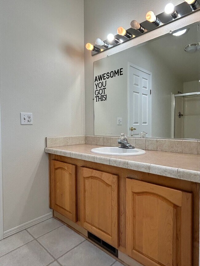 Building Photo - Large Single Family Home in Country with Office