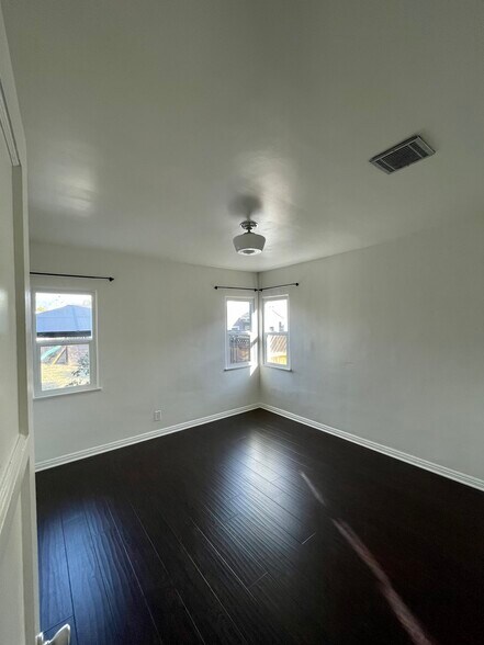 Rear bedroom - 328 N Lincoln St