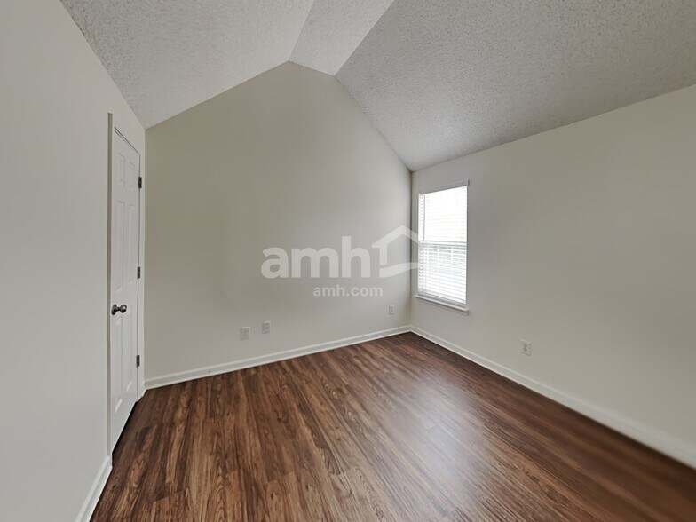 Building Photo - 500 Pawley Dr