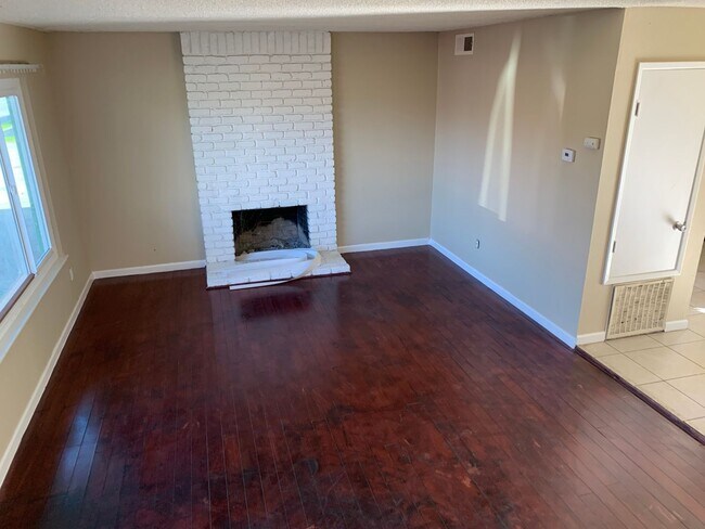 Building Photo - 742 Ponce De Leon Ave
