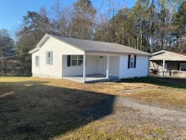 Building Photo - 2 Bedroom 1 bath