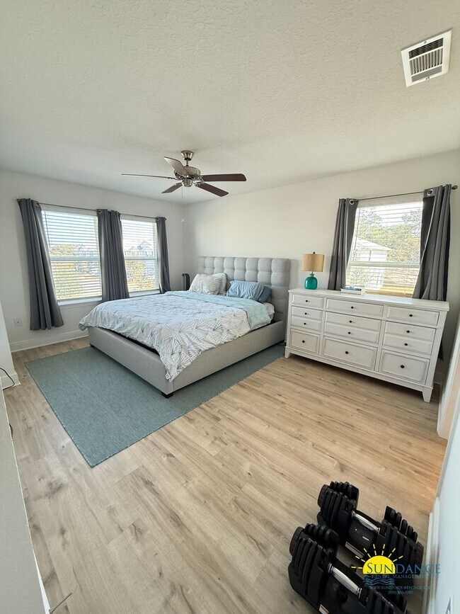 Building Photo - Charming End-Unit Townhome Near Destin Harbor & Crab Island!