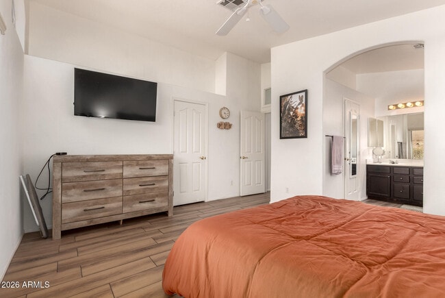 Building Photo - 2032 E Windsong Dr