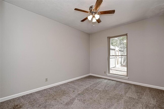 Building Photo - 26414 Maplewood Dr