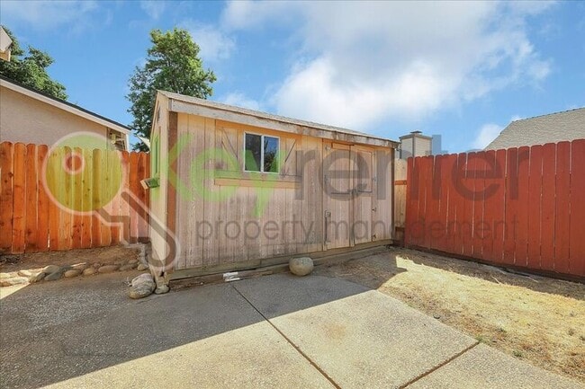 Building Photo - 8645 Meandering Way