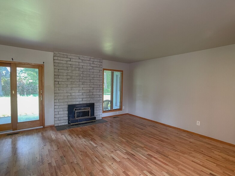 Building Photo - 30827 21st Ave SW