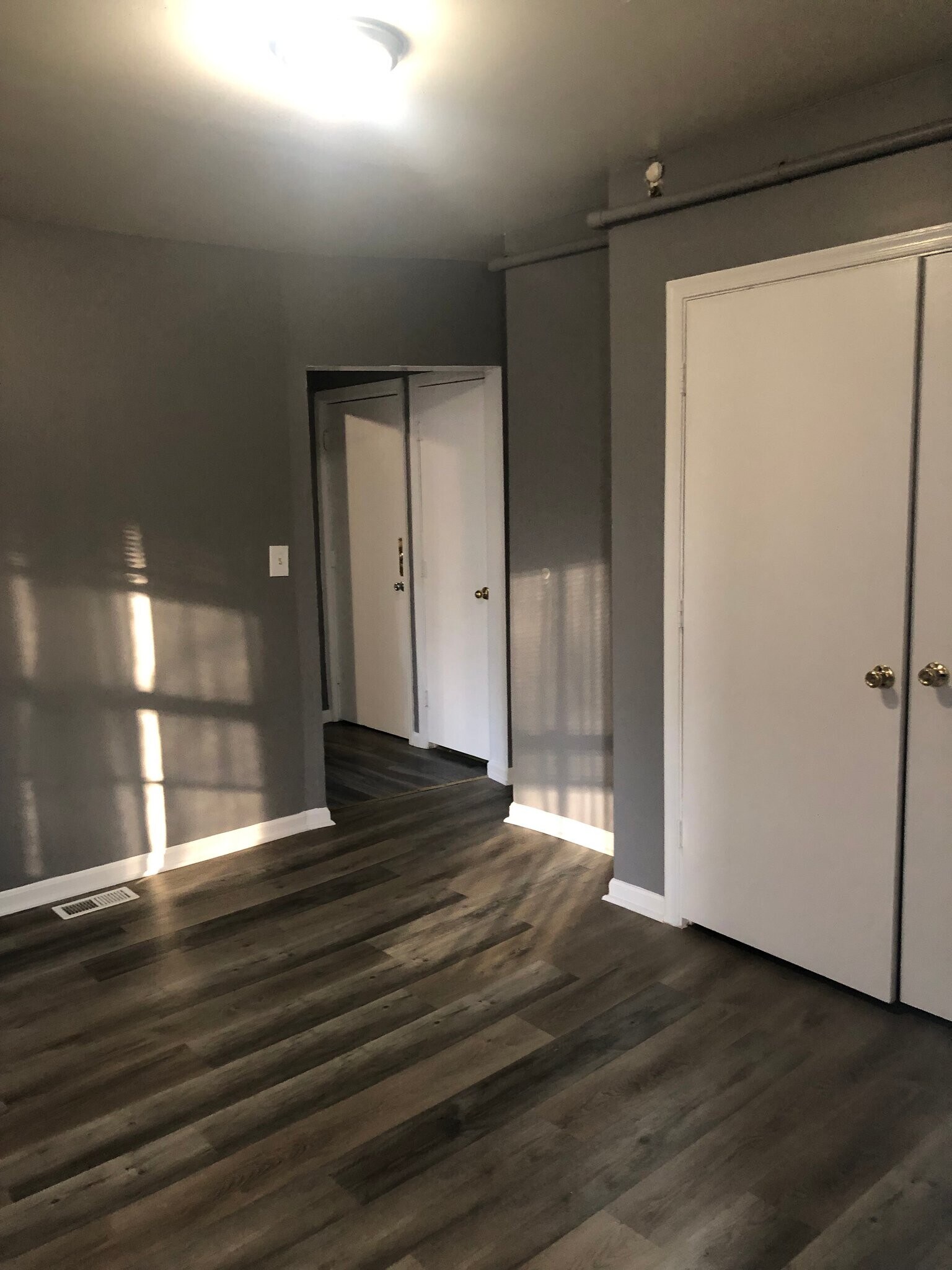 Building Photo - 4101 Fernhill Ave