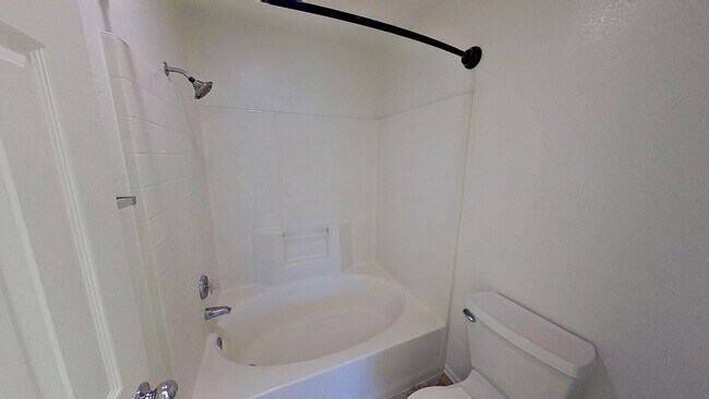 Building Photo - 30 Fuchsia: End Unit 2 Bed 2 Bath Condo in...