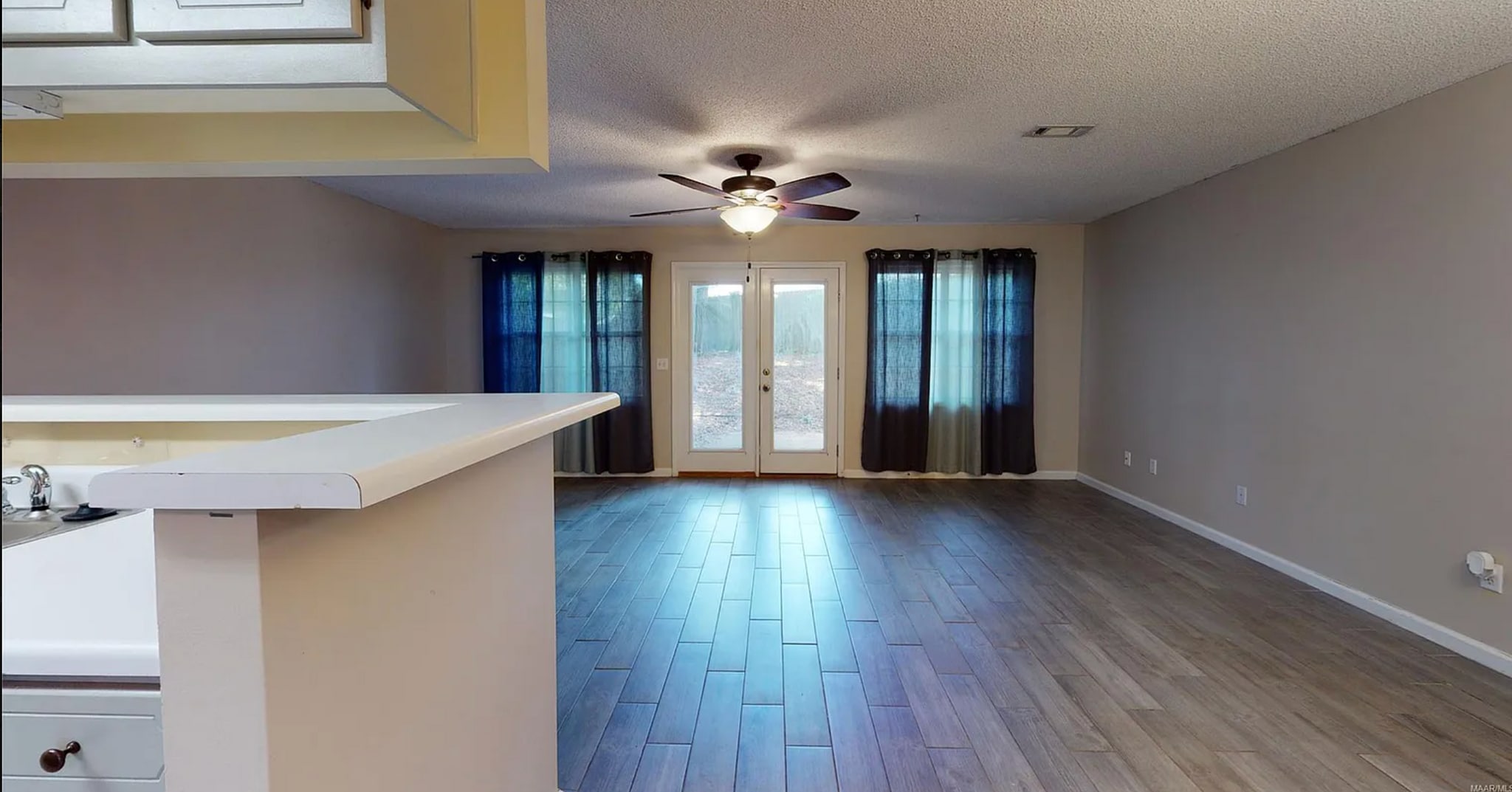 Building Photo - 166 Commons Dr