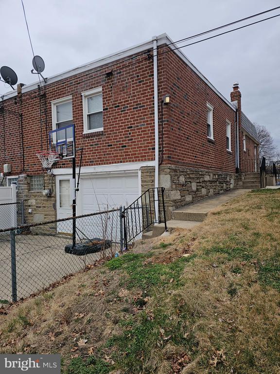 Building Photo - 7719 Dungan Rd