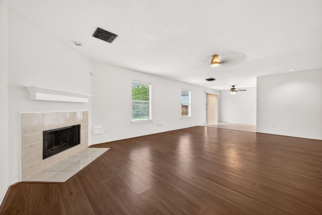 Building Photo - 8839 Aspen Meadow Dr