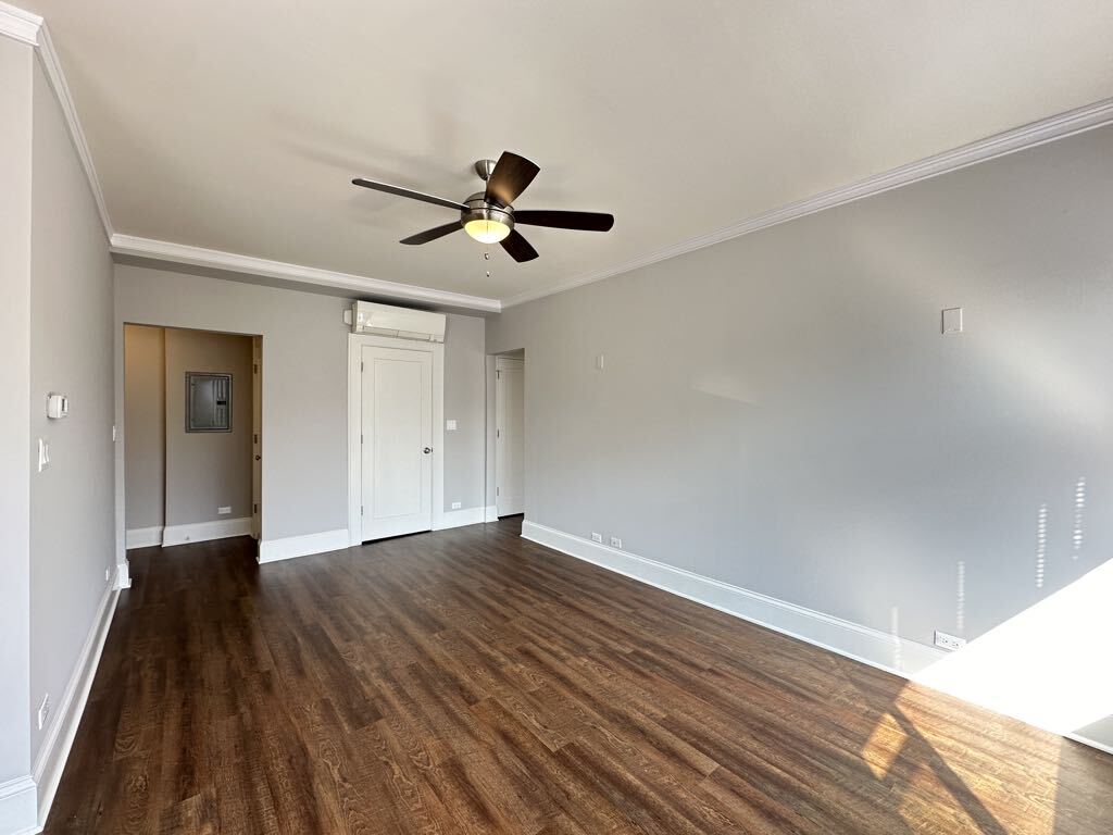 Building Photo - 817 W Lakeside Pl
