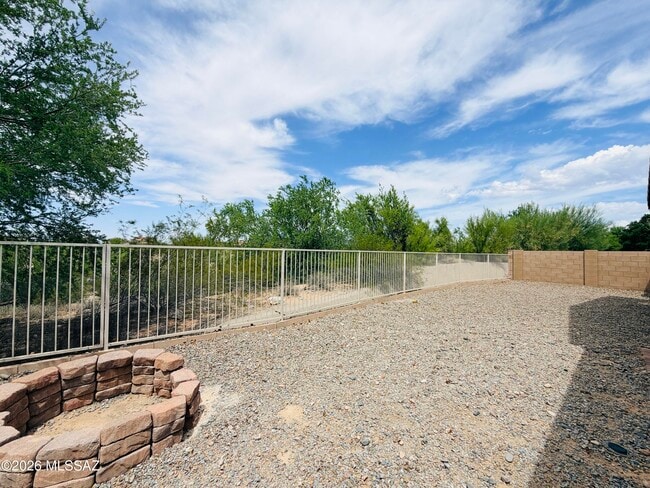 Building Photo - 9859 N Crook Ln