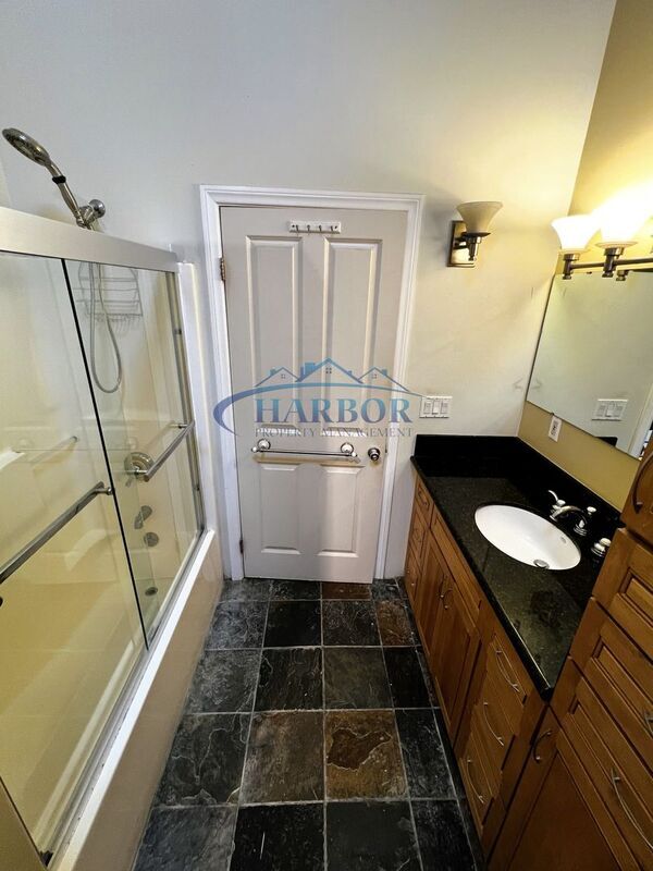 Building Photo - 668 W Paseo Del Mar