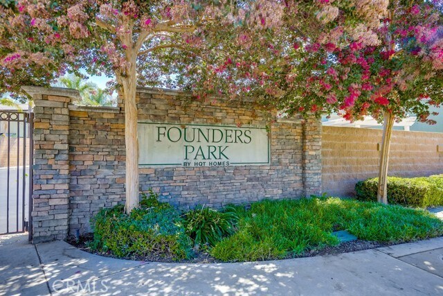 Building Photo - 321 N Riley Ct