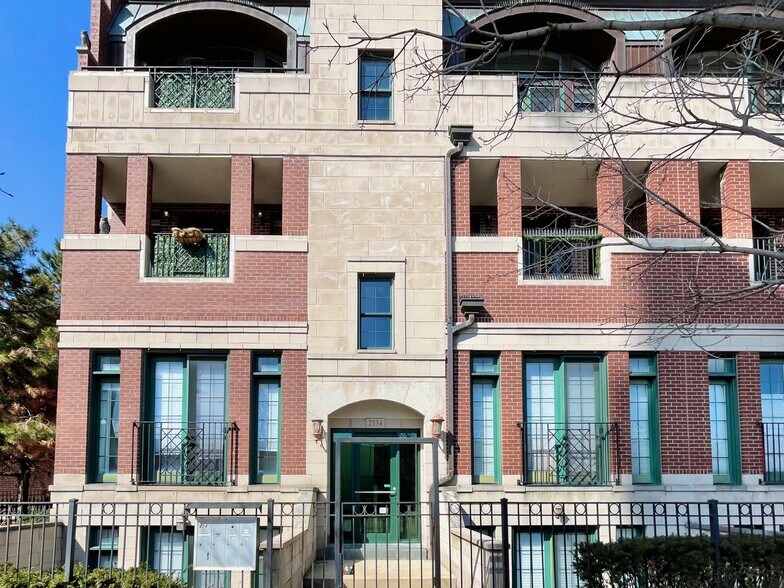 Building Photo - 2734 N Wolcott Ave