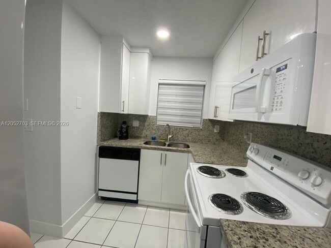 Building Photo - 312 NW 114th Ave