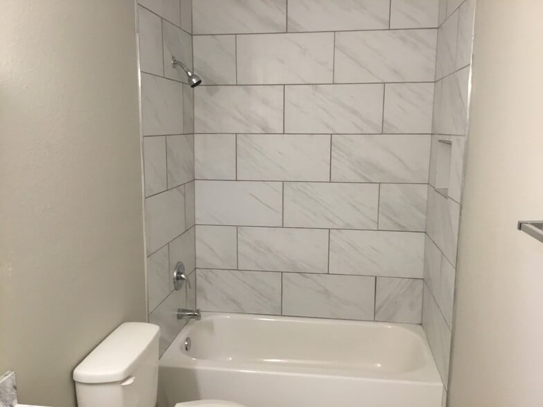 Master Bathroom - 12106 Willowdell Dr.