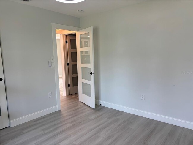 Building Photo - 996 N Beneva Rd