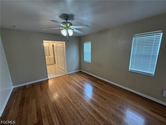 Building Photo - 911 SE 31st St