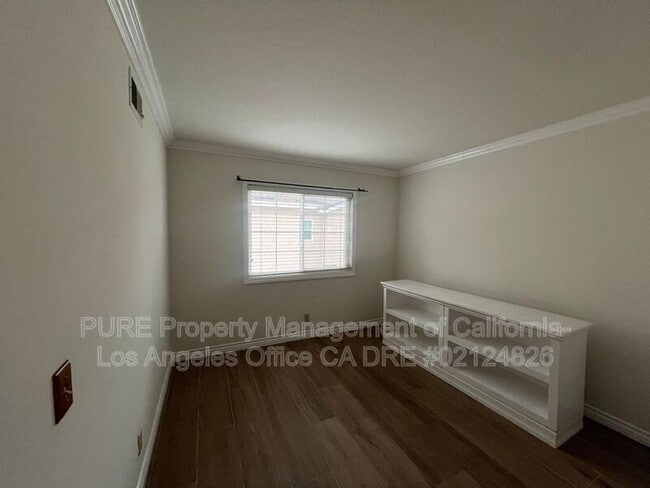 Building Photo - 2300 Maple Ave