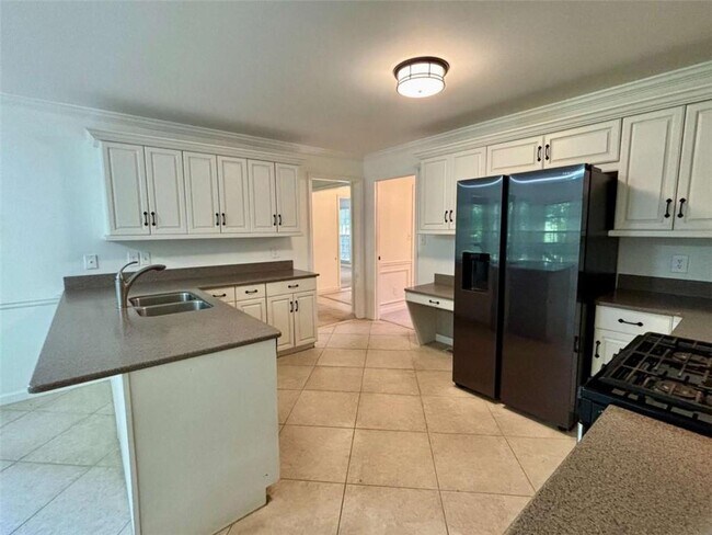 Building Photo - 4160 Creekwood Dr