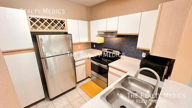 Building Photo - 2572 Robert Trent Jones Dr