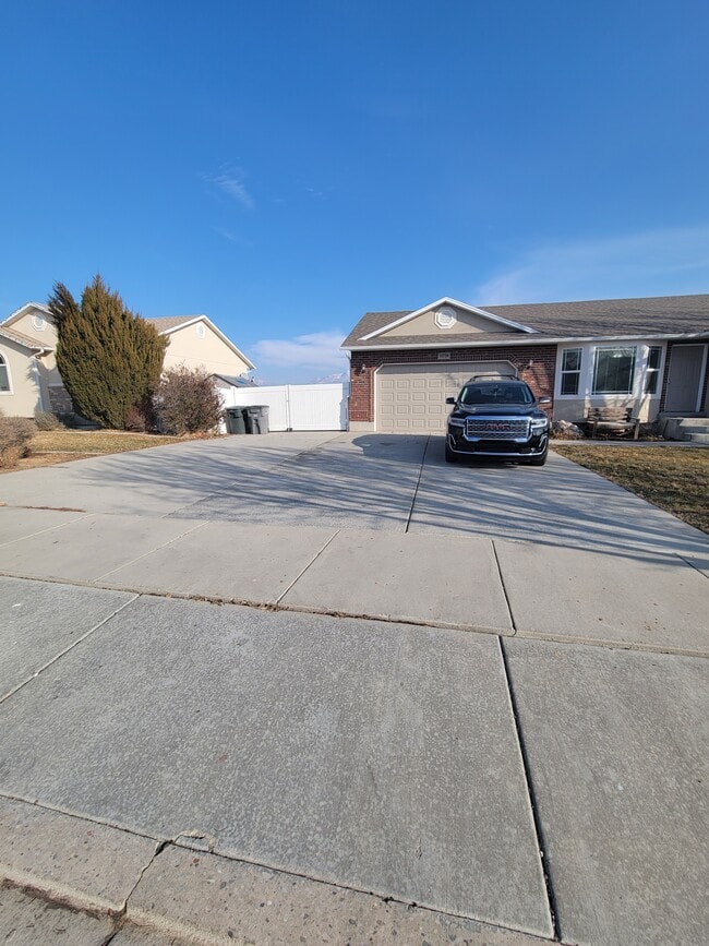 Building Photo - 11729 Gold Stone Dr