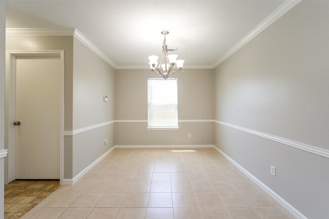 Building Photo - 7706 Eldergrove Ln