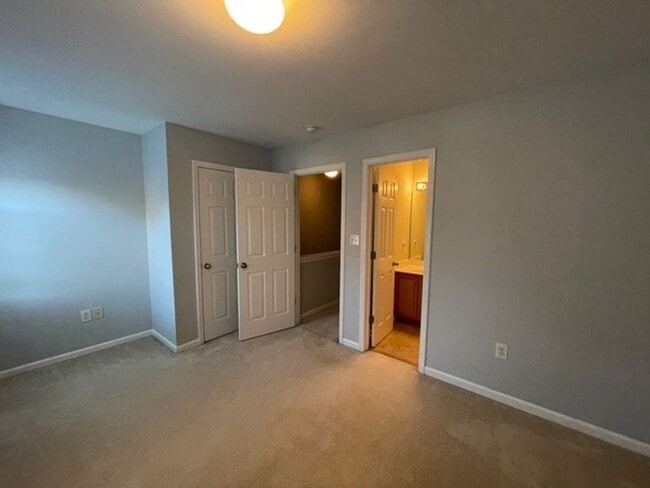 Building Photo - Prime North Raleigh Townhome with Dual Suites & Community Pool