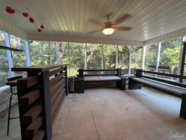 Building Photo - 280 Bobwhite Dr