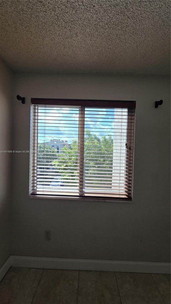 Building Photo - 8615 NW 5th Terrace