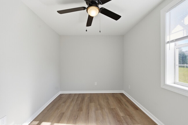 Building Photo - 4308 Roanoke Ave