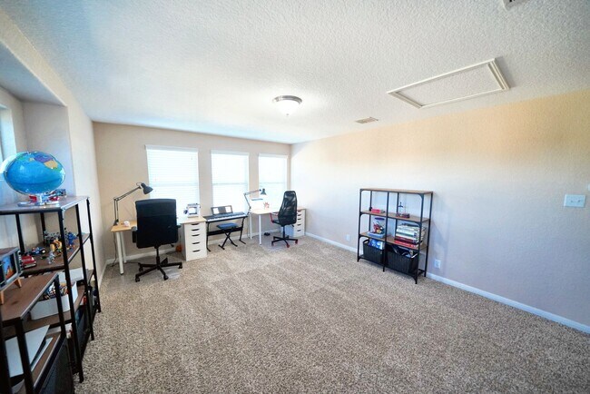 Building Photo - Executive 5-Bedroom Home in Coveted Crossvine Subdivision - Realtor Commission: $750