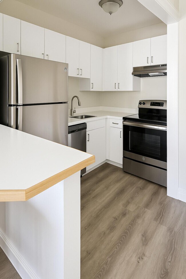 Building Photo - 4850 NE 5th Ave