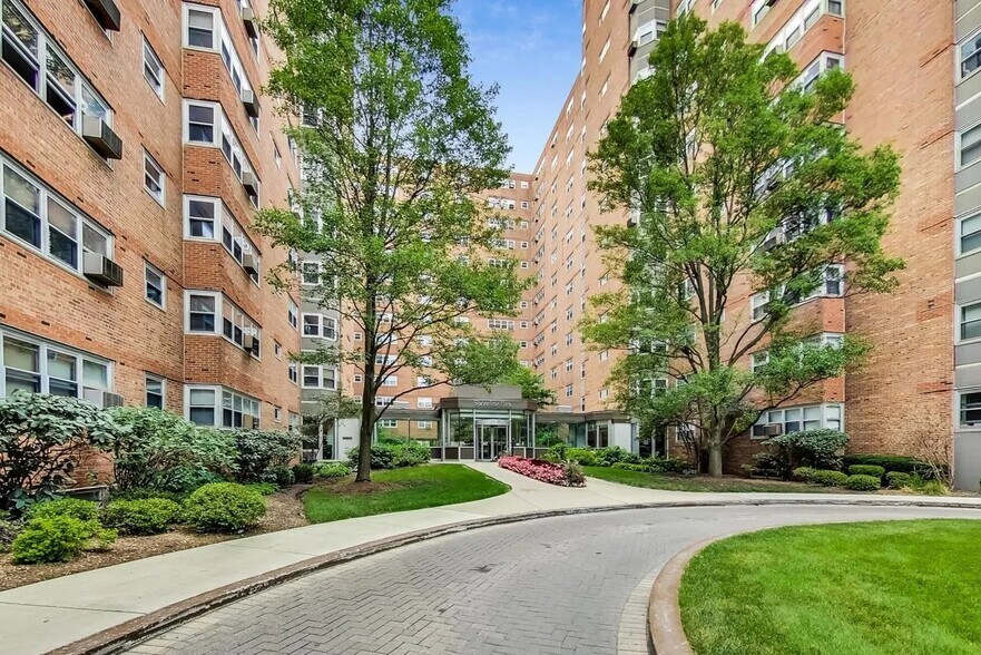 Building Photo - 4970 N Marine Dr