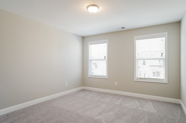 Building Photo - 7248 Bellacroft Dr