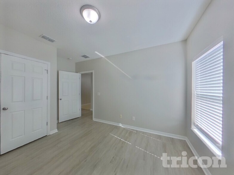 Building Photo - 4925 Rockvale Dr