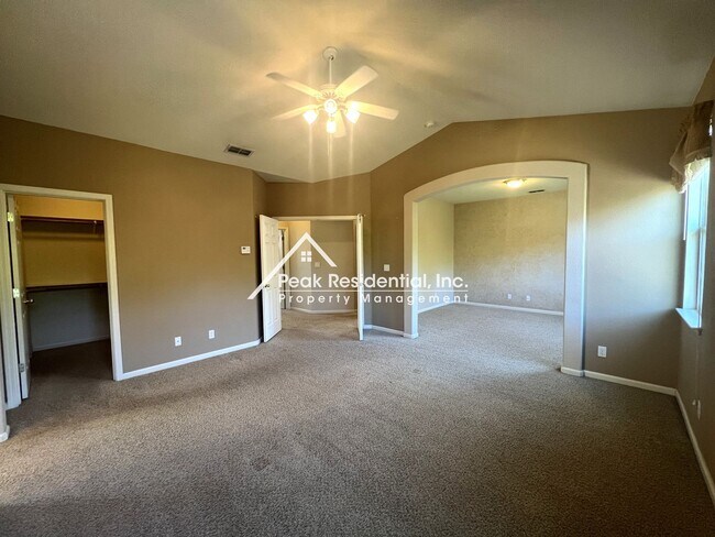 Building Photo - Spacious 4bd/3ba Folsom Home!
