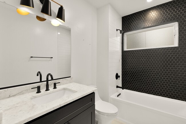 Building Photo - 822 Kennedy St NW