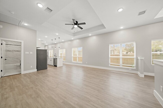 Building Photo - 507 Carl St