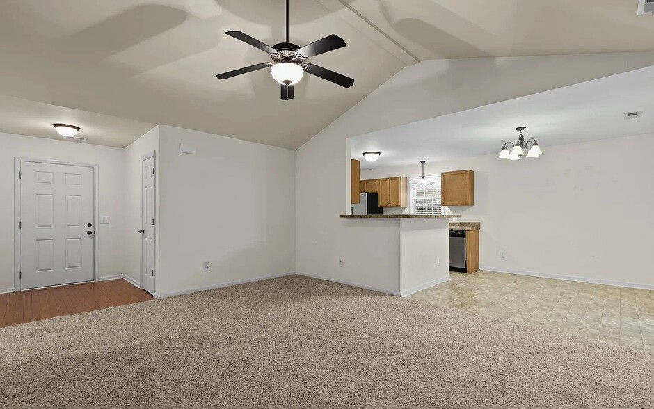 Building Photo - 1003 W.T. Whitehead Dr