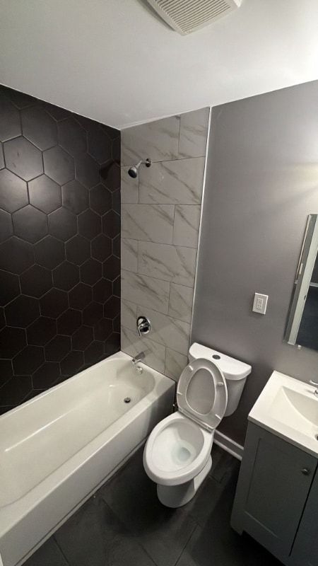 Building Photo - 1370 Marechalneil St