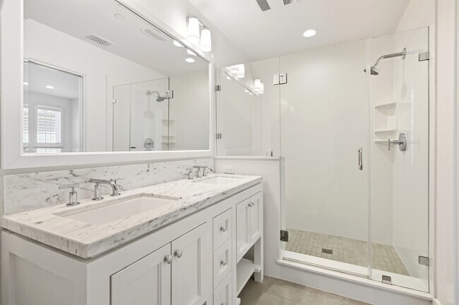 Building Photo - 39527 Stevenson Pl