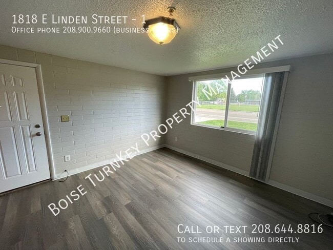 Building Photo - 1818 E Linden St